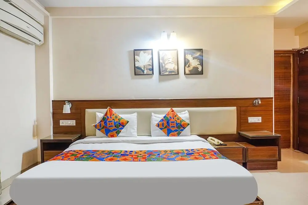 Пуна: Fabhotel Irish