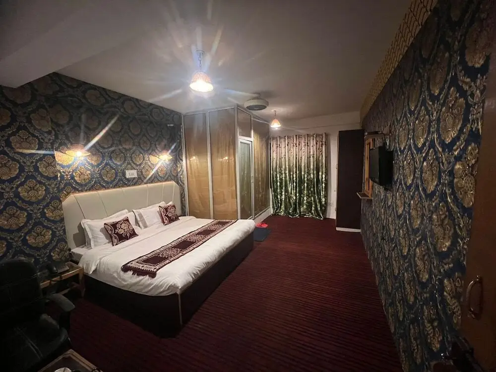 Шринагар: Shahpura Residency Srinagar