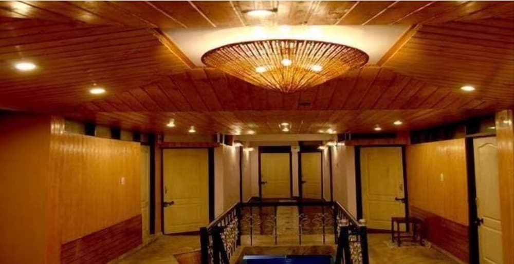Шринагар: Shahpura Residency Srinagar
