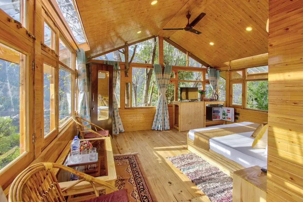 Касоль: Regal Retreat