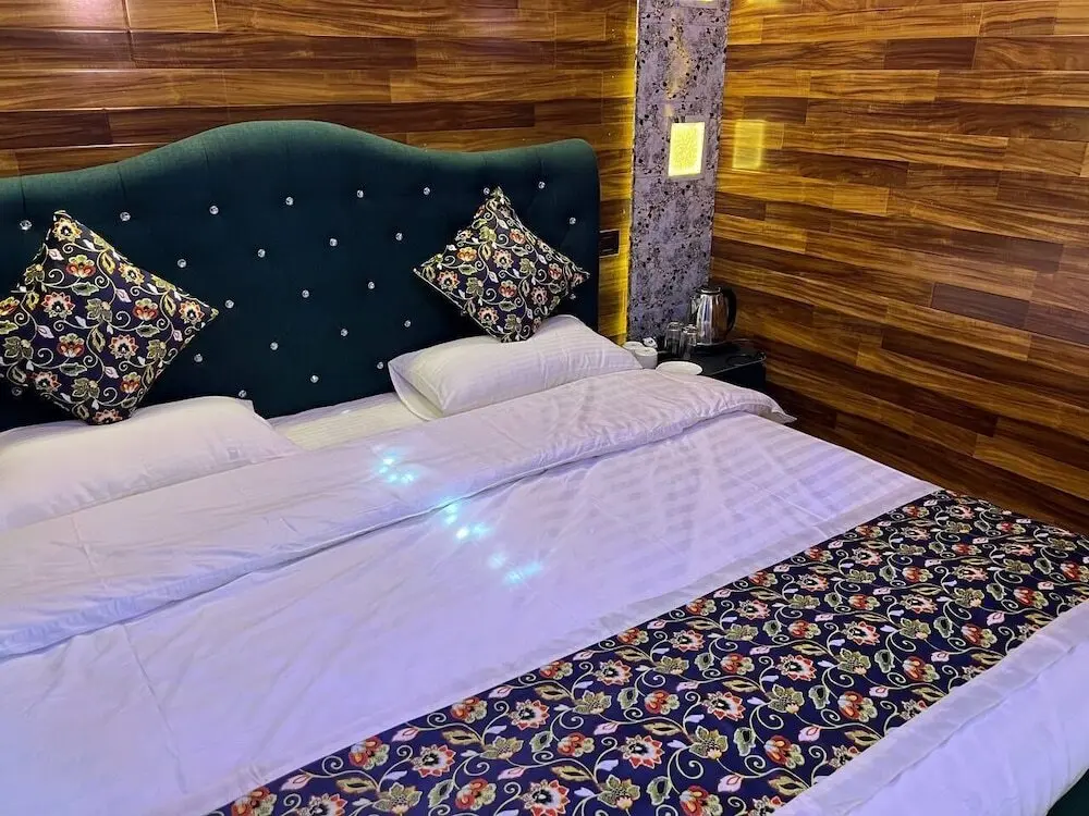 Шринагар: The Heritage Safina Group Of Houseboats