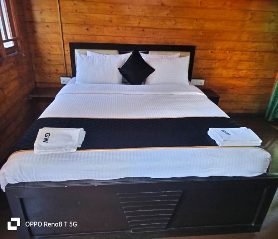 Салем: Garden Wood Home Stays