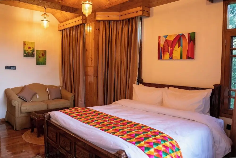 Солан: Chillaru Resort