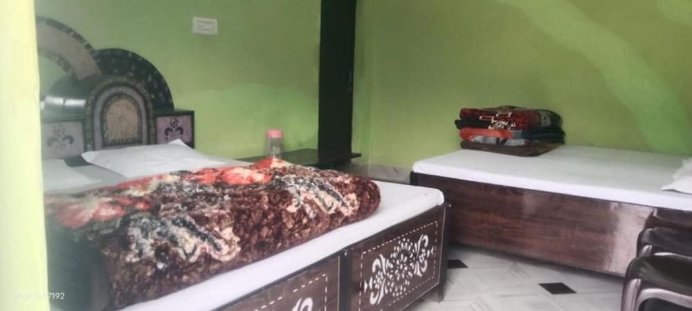 Чамоли: Kartiky homestay & restautant Gopeshwer