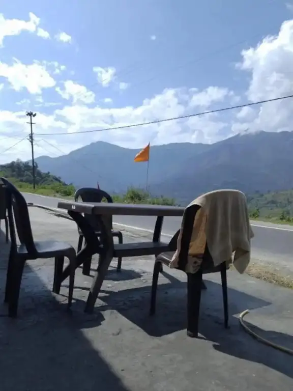 Чамоли: Kartiky homestay & restautant Gopeshwer