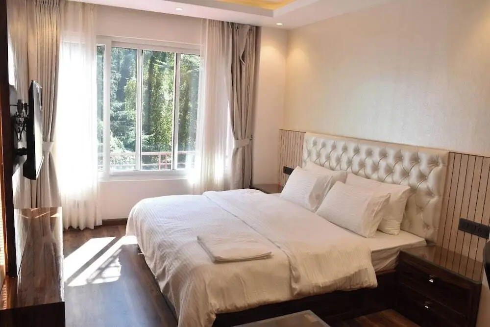 Шимла: The Cedar Villa