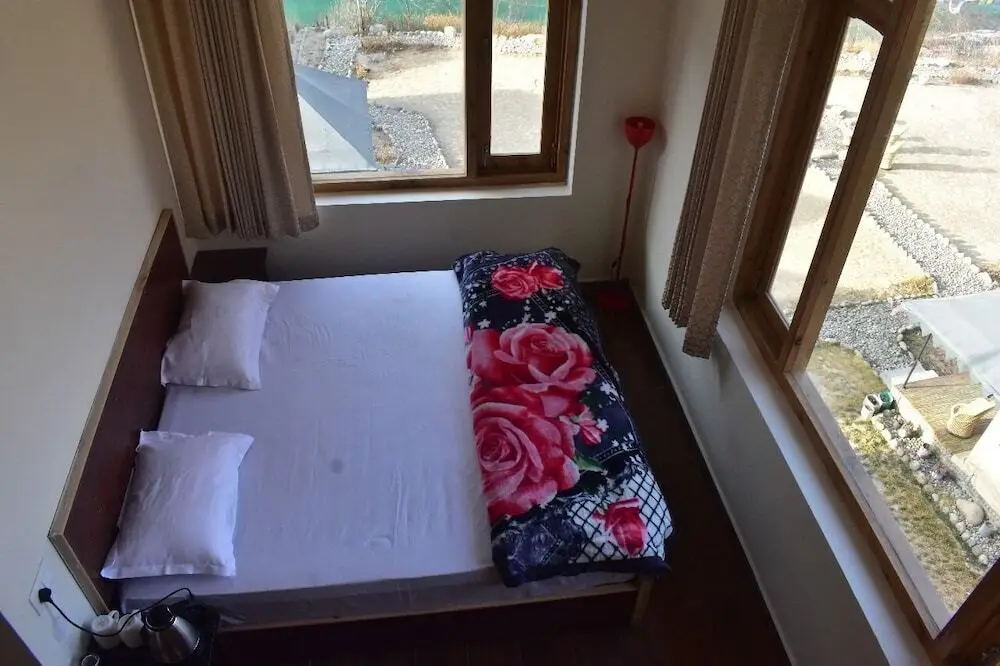 Сангла: The Kamru Riverside Camps and Resorts