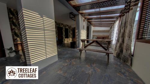 Наинитал: Tree Leaf Cottages | By Tree Leaf Hotels,Bhawali, Nanital
