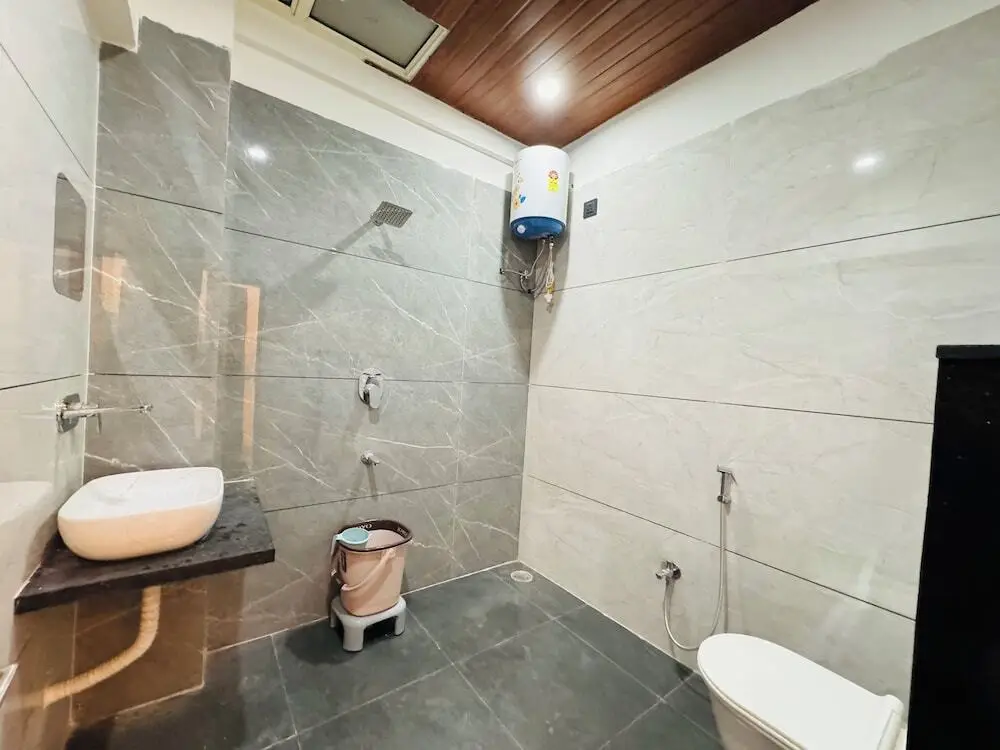 Индаур: HE Azure 3BHK Bunglow Nr Apollo DB City