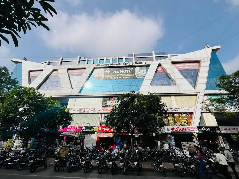 4 Ever Hotel - Surat — фото 1