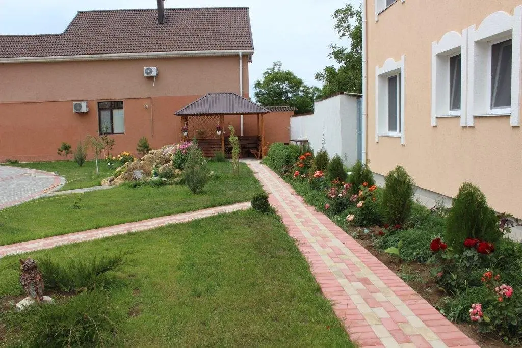 Заозерное: Komfort Guest House