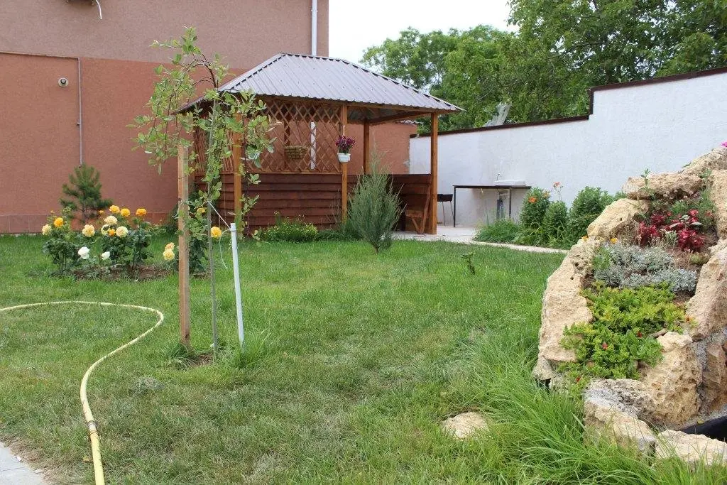 Заозерное: Komfort Guest House