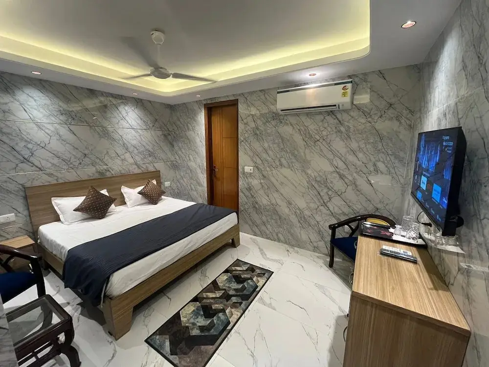 Нью-Дели: Roomshala 180 Divine Residency