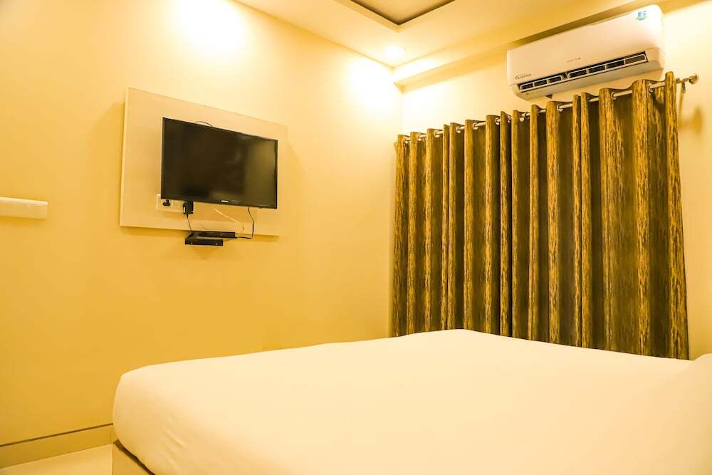 Вриндаван: Hotel Shri Radha Nikunj Vrindavan Opposite Prem Mandir