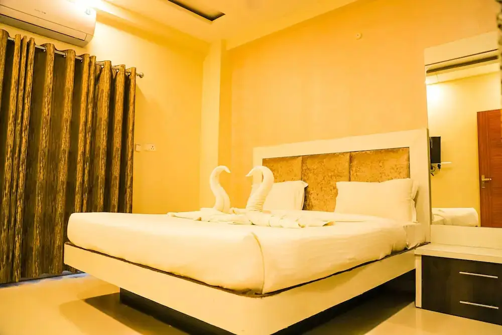 Вриндаван: Hotel Shri Radha Nikunj Vrindavan Opposite Prem Mandir