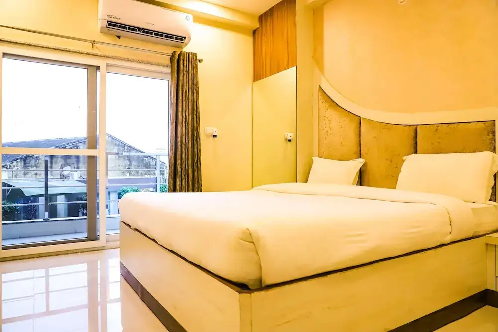 Вриндаван: Hotel Shri Radha Nikunj Vrindavan Opposite Prem Mandir