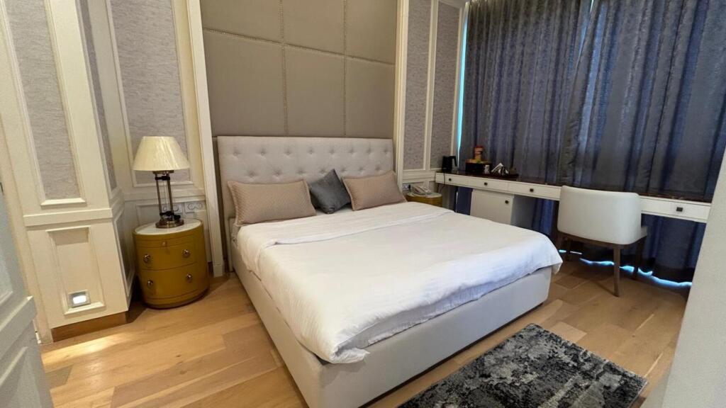 Бангалор: Апартаменты Leela Residences