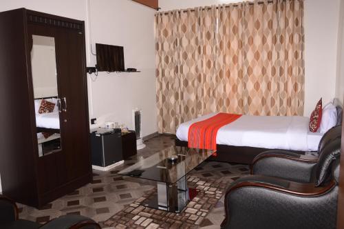 Шиллонг: Best Holiday Inn