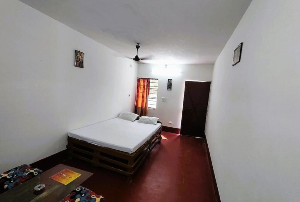 Болпур: STAYMAKER Gharana Resort