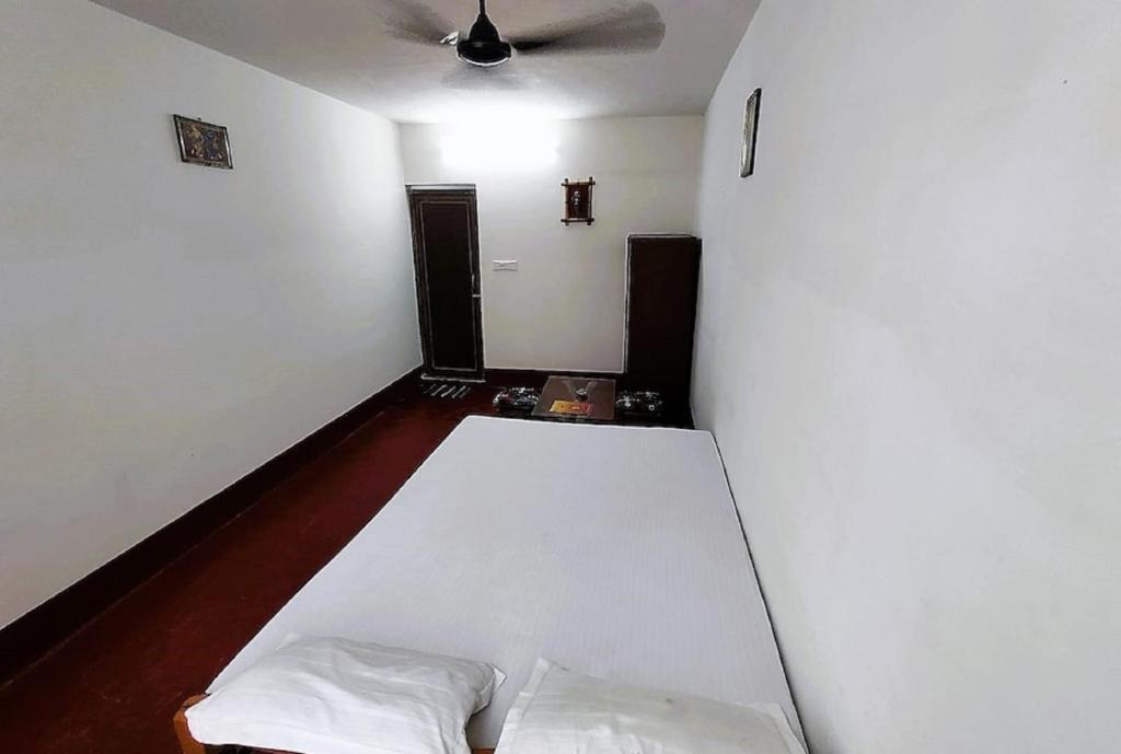 Болпур: STAYMAKER Gharana Resort