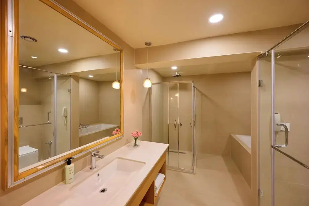Наинитал: ABN Sarovar Portico Jim Corbett