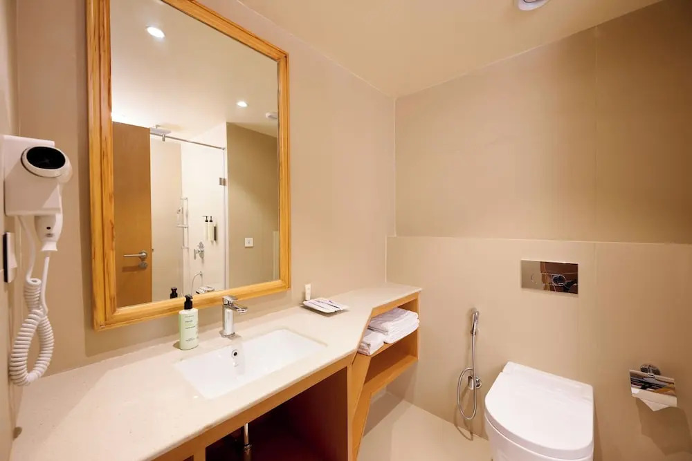 Наинитал: ABN Sarovar Portico Jim Corbett
