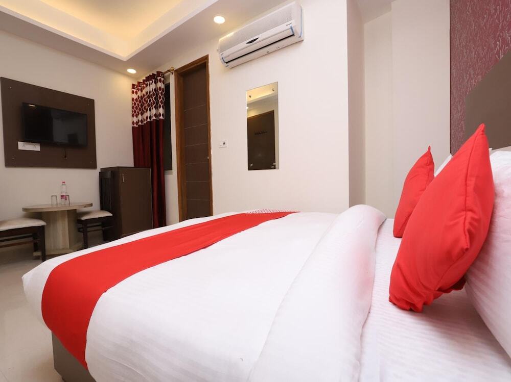 Нью-Дели: Hotel SRV