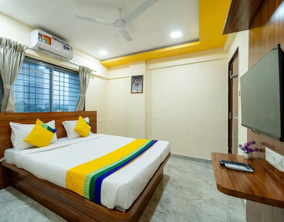 Пуна: Itsy Hotels Anand Executive, Near Amanora