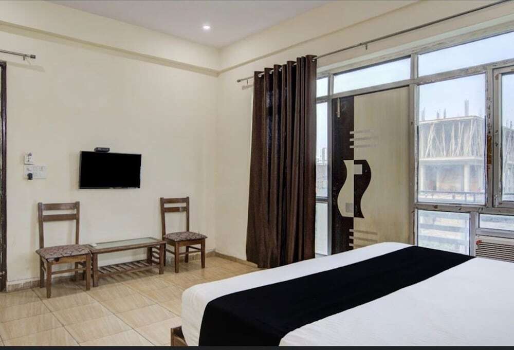 Нойда: Hotel Casa Florence By GRB