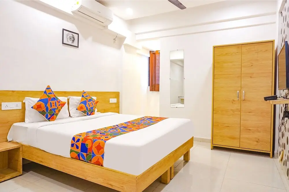 Пуна: Fabhotel Saffron Inn I