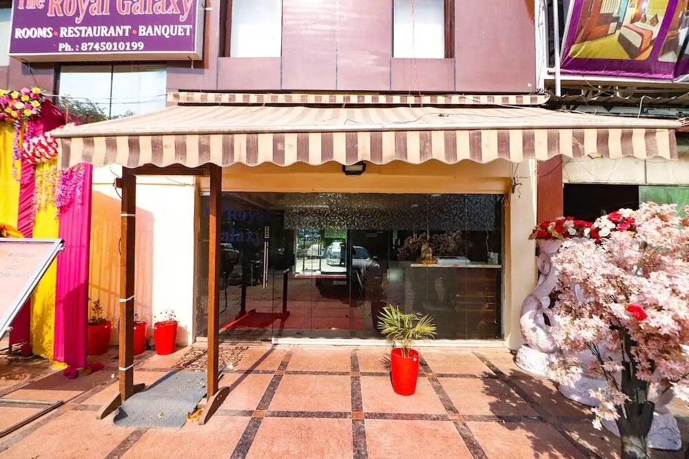 Fabhotel Dwarka Suites — фото 1