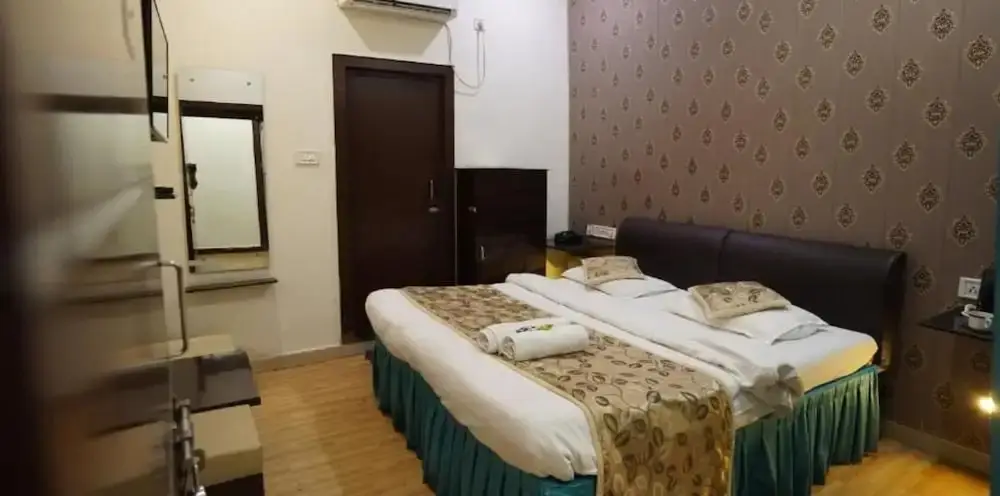 Праяградж: Temptation Hotel