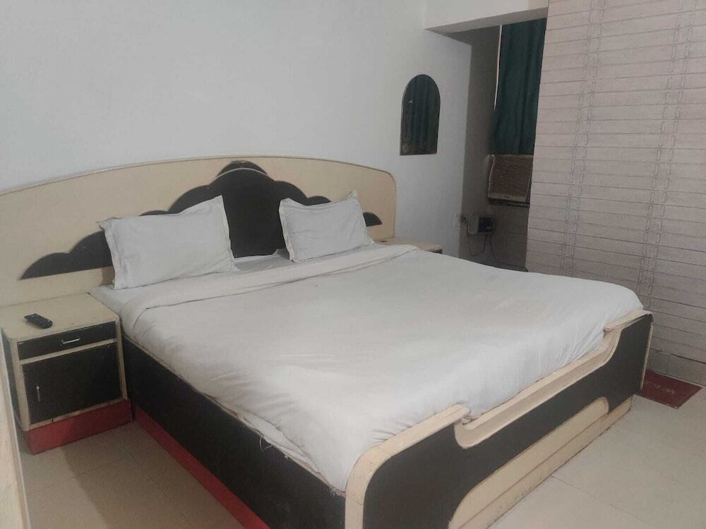 Нью-Дели: Hotel Abhishek Residency By The Arrow