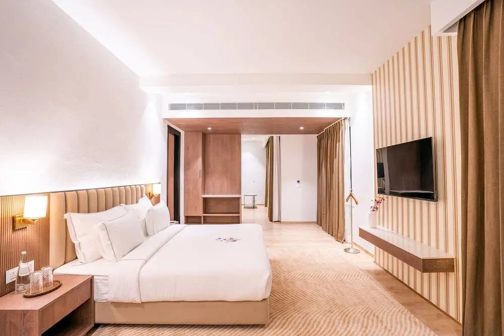 Казаули: Velmore Kasauli Operated by Royal Orchid