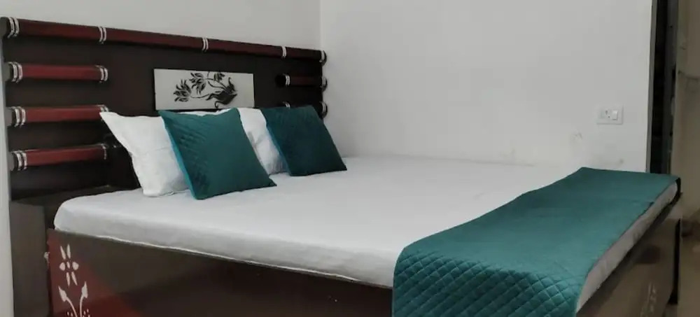 Фатехпур-Сикри: Spot On Hotel Holiday