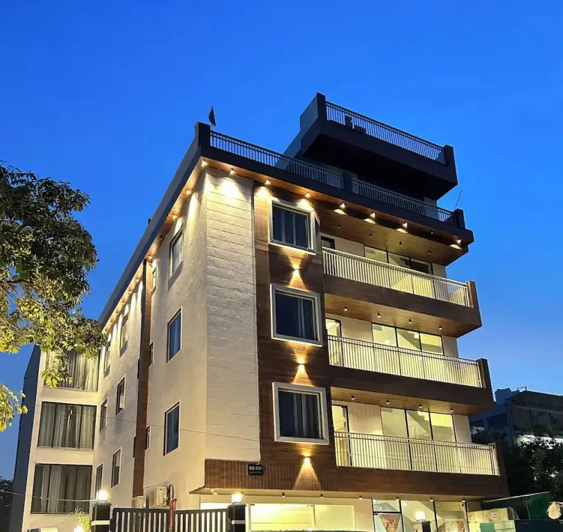 Raksha Suites & Banquet Greater Noida — фото 1