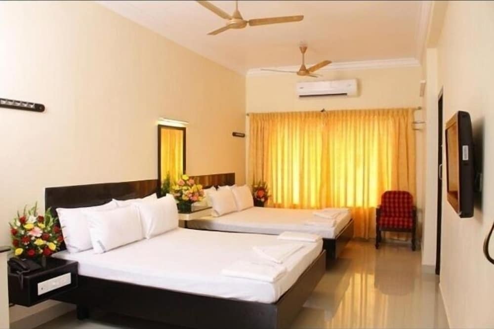Eraniel: Hotel Bharani
