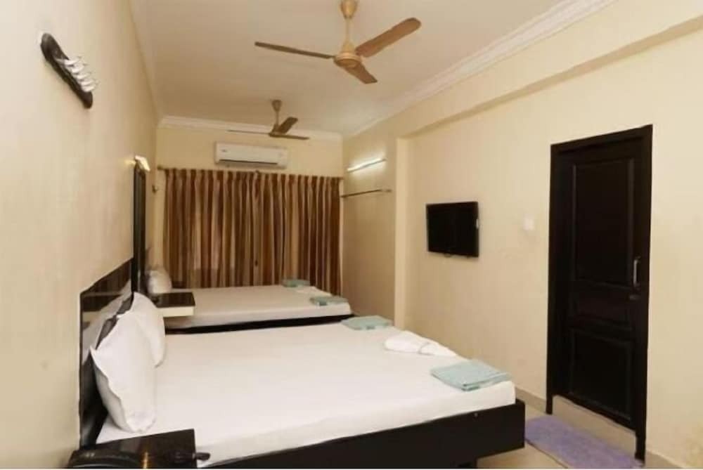 Eraniel: Hotel Bharani