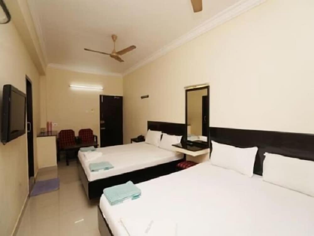 Hotel Bharani — фото 1