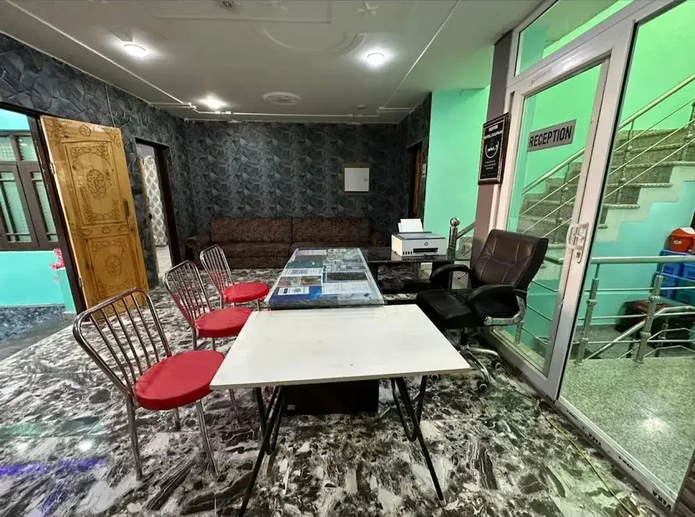 Шринагар: Goroomgo Hotel Zulfikar Srinagar