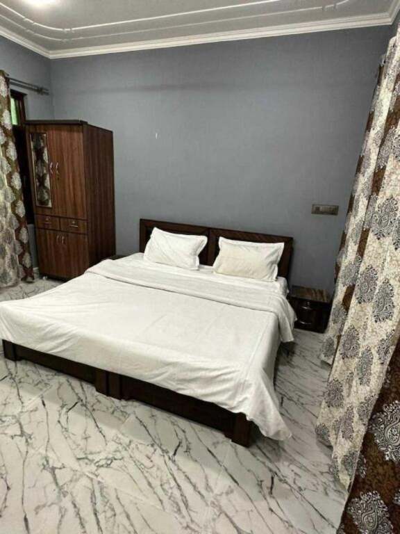 Шринагар: Goroomgo Hotel Zulfikar Srinagar
