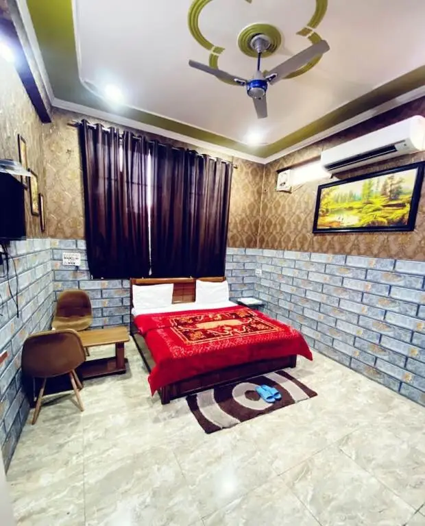 Нью-Дели: Manali Hotel By GRB