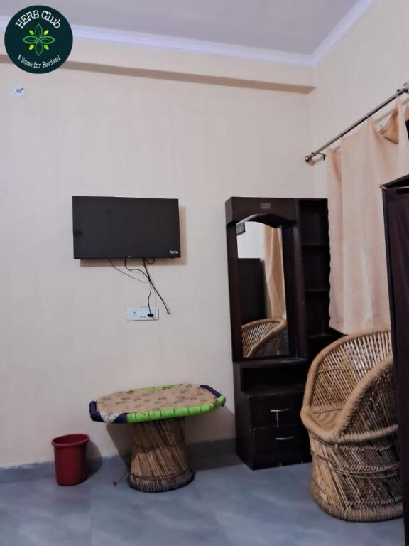 Наинитал: Herb Club Homestay