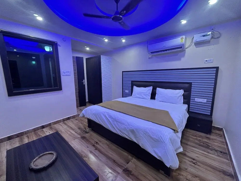 Файзабад: Hotel Raj Darbar