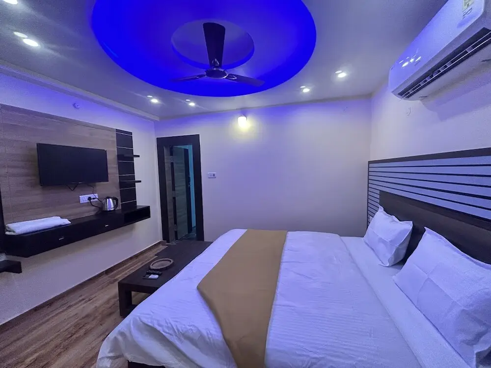 Файзабад: Hotel Raj Darbar