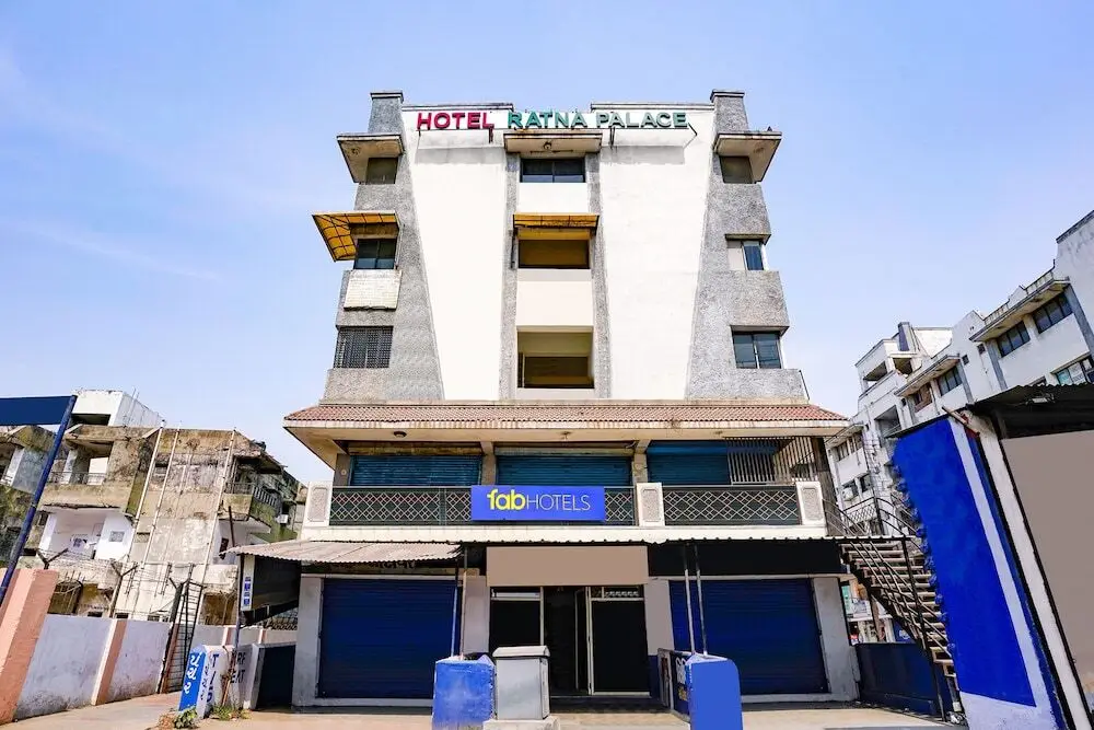 Fabhotel Ratna Palace — фото 1