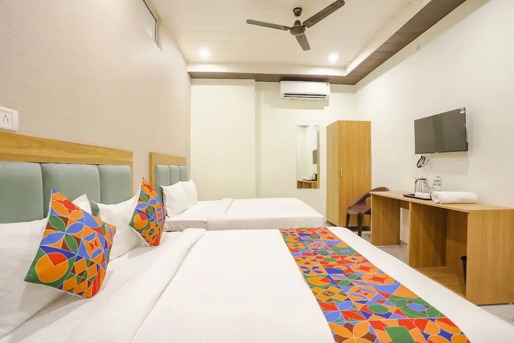 Файзабад: Fabhotel Maharishi Inn