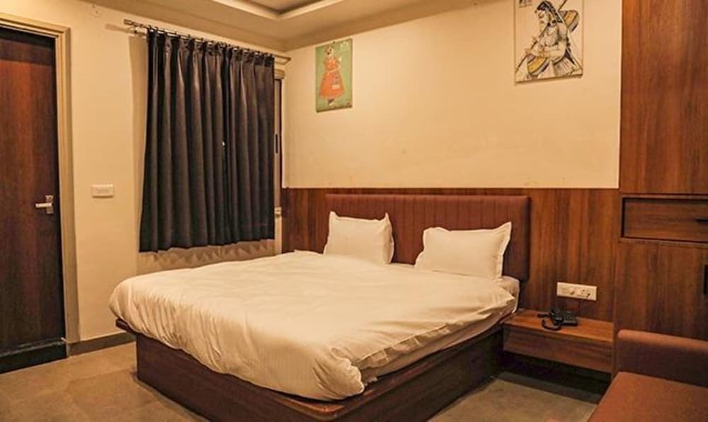 Удаипур: FabHotel Prime Vrajraj Palace With Pool