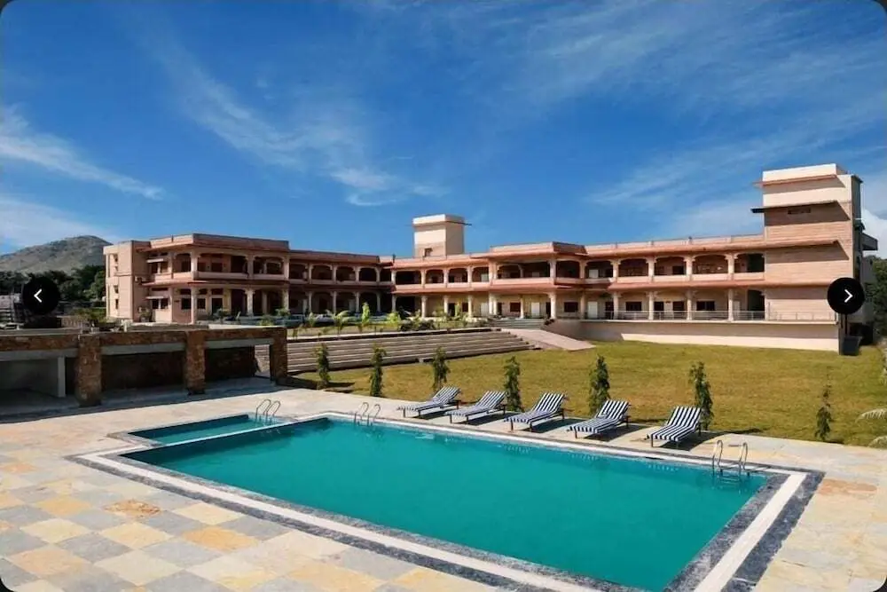 Садри: Jai Niwas Palace Resort