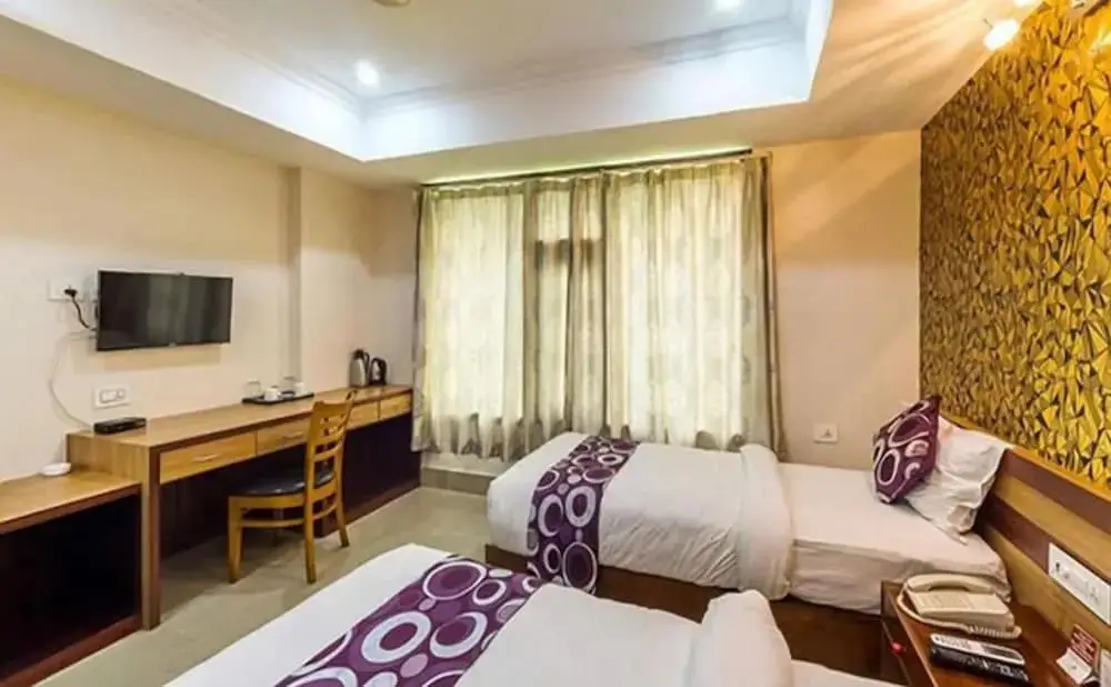 Гувахати: Hotel Bhargav Grand